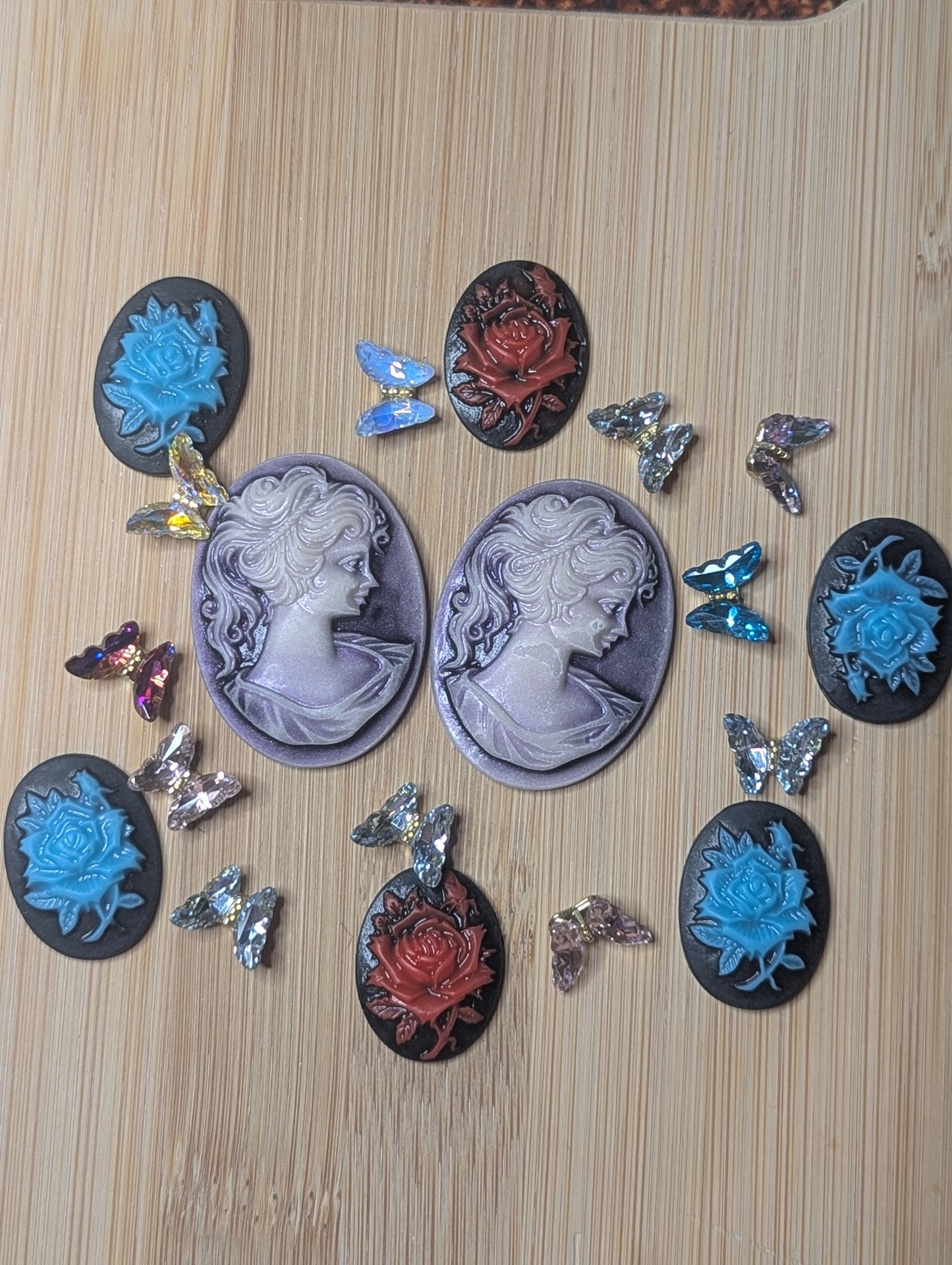 Mixed Bag of Cameos w/Butterflys